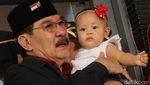 Antasari Azhar Bebas Disambut Cucu