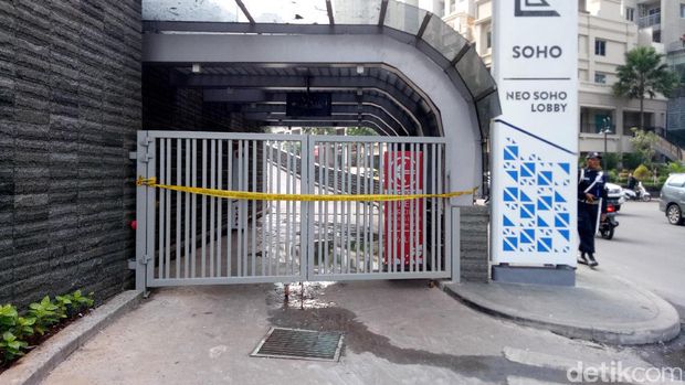 Masih Ada Puing di Sekitar Lobi, Ini Kondisi Apartemen Neo Soho Pagi Ini