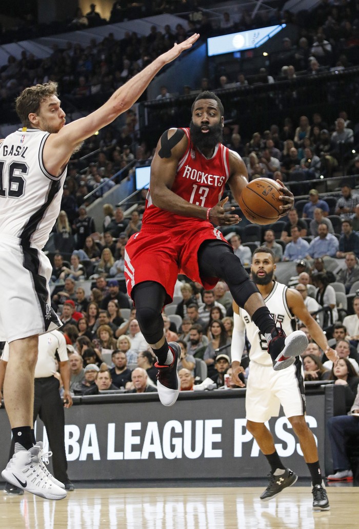 Rockets Beri Spurs Kekalahan Kandang Ketiga Beruntun