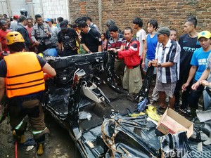 3 Jam Avanza Korban Banjir Pagarsih Berhasil Dievakuasi, Begini Penampakannya