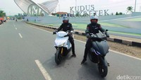 Gesits di Gerbang Kudus Kota Kretek. Foto: Garansindo