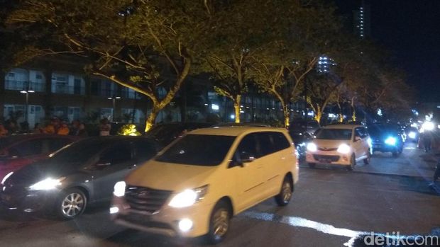  Kondisi lalu lintas di sekitar Apartemen Neo Soho, Jakbar, Kamis (10/11/2016)