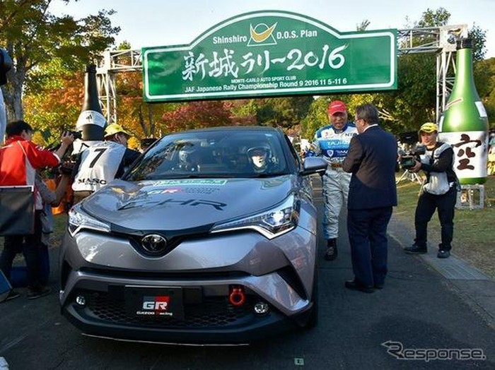 Bos Toyota Test Drive Mobil C-HR yang Keren