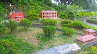 Foto: Untuk Mini Taiwan, ada beberapa bangunan yang menandai sejarah panjang terbentuknya Taiwan. Mulai dari Fort St Domingo, replika Bandara Taouyuan, hingga replika stasiun kereta pertama di Taiwan (Wahyu/detikTravel)