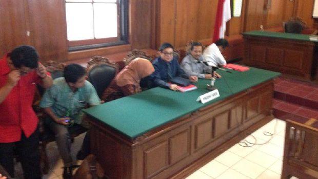 Pihak Kejati Jatim Absen, Praperadilan Dahlan Iskan Ditunda