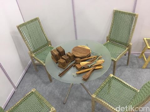 Meda's Furniture