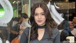 Très Chic! Pesona Alexandra Asmasoebrata