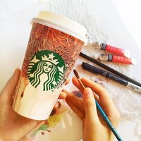 Desain Kreasi Flo Terpilih Jadi Salah Satu Desain Red Cup Starbucks Internasional
