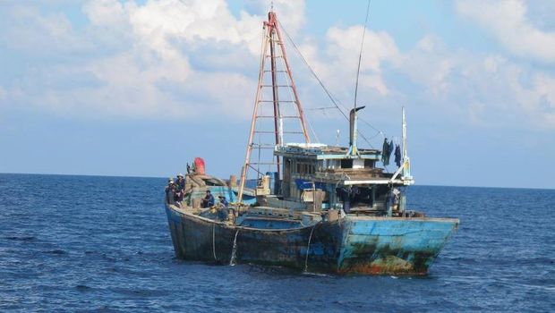 Penangkapan Kapal Berbendera Vietnam di Natuna