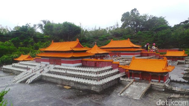 Bangunan replika Istana yang dibuar mirip aslinya (Wahyu/detikTravel)