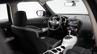 Nissan Juke Compact akan memiliki 3 pilihan warna baru. Diantaranya Black Pearl Edition, Yellow Stinger dan Black Stinger Edition yang dibangun di Huje Color Studio. Foto: Carscoops