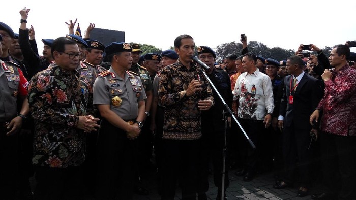 Jokowi Minta Brimob Beri Rasa Aman dan Mengayomi Masyarakat