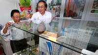 Direktur Utama Perum Perumnas Bambang Triwibowo (kiri) dan Direktur Pemasaran Perum Perumnas Muhammad Nawir (kanan) menghadiri pameran.