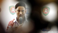 Pada akhir Januari 2017 mendatang David akan bertolak kembali ke kampung halamannya untuk melakukan upacara penandatanganan kontrak dukungan dari Pemerintah Provinsi Maluku.