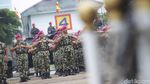 Sambangi Markas Marinir, Jokowi Naik Tank