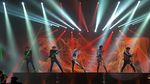 Daebak! SHINee Bermandikan Cahaya
