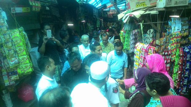 Sandiaga di Pasar Mampang