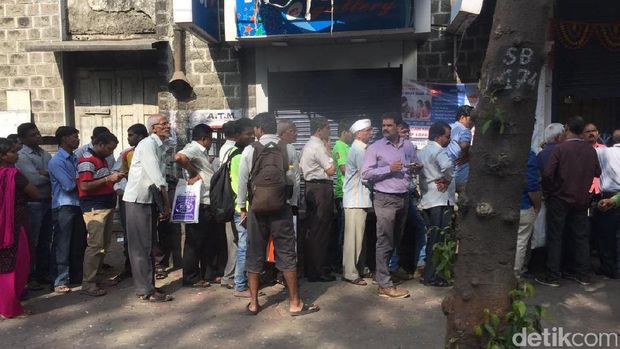 Layani Penukaran 500 dan 1.000 Rupee, Bank di India Tetap Buka Akhir Pekan