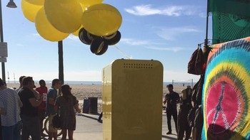 Banyak yang memuji cara Snapchat berjualan Spectacles. Foto: Istimewa