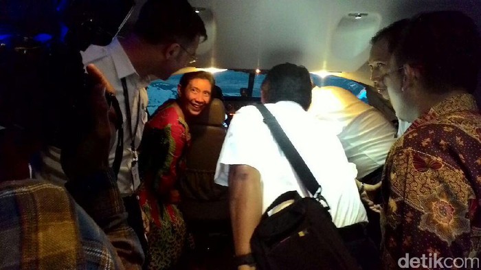 Datang ke Rumah Susi, Menhub Jajal Flight Simulator