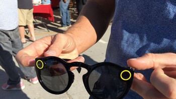 Selain penasaran dengan mesin Snapbot yang tampak unik, konsumen pun tak sabar ingin memiliki Spectacles. Foto: Istimewa