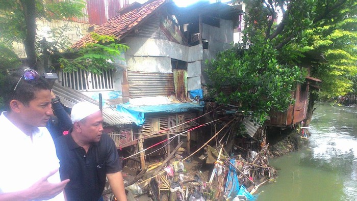 Warga Kuningan Barat Minta Sandiaga Carikan Jodoh untuk Kakek 70 Tahun