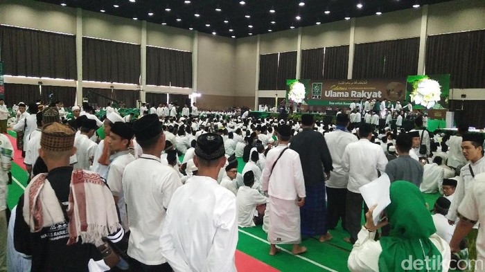 Jokowi Hadir, Begini Antusiasme Peserta Doa Bersama Ulama Rakyat