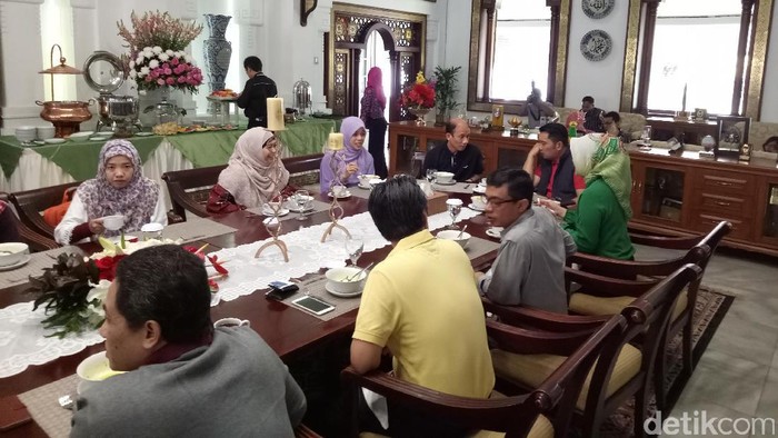 Ridwan Kamil Jamu Arcandra Tahar Sarapan Pagi Bersama
