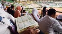 Mereka menghadiri tilawah akbar dan konser amal yang diselenggarakan Komunitas One Day One Juz (ODOJ).