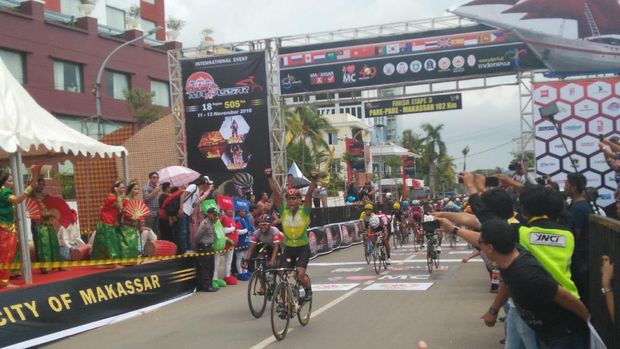 Peter Pouly Juara Tour de Makassar 2016