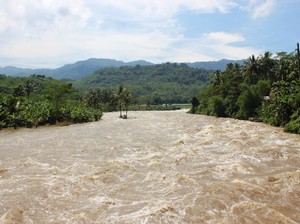 Pintu Air Waduk Saguling Dibuka, Abrasi di Desa Bantaran Citarum Terjadi