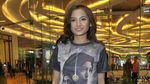 Bergaya Santai, Acha Septriasa Tetap Cantik