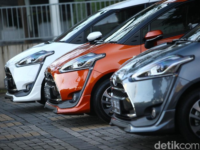 7 Fitur Unik dan Keren di Toyota Sienta