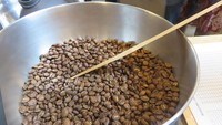 Roasting diadakan dalam 3 kali percobaan dari light, medium, dan dark roast. Hasil diatas adalah proses medium yang biasa untuk kopi espresso dengan agtron 65 dan bersuhu akhir 195 derajat celcius.