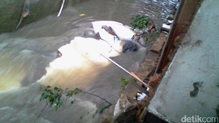Banjir di Cicendo/ Dok Polresta Bandung
