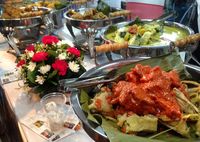 Nasi Padang dan Sate Buntel Dibagikan Gratis pada Pengunjung Festival