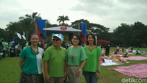 Anna Surti Ariani (paling kiri), bersama Communications Director Danone Indonesia Arif Mujahidin, pakar gizi dr frieda Handayani, dan Brand Manager SGM Eksplor Diana Beauty