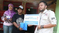 Datsun Risers Expedition (DRE) memberikan bantuan untuk taman baca tersebut.