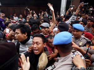 Sekelompok Warga di Sawah Besar Tolak Djarot