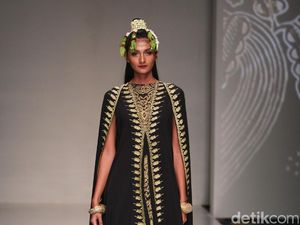 Foto: Koleksi Ghea Panggaben di IPMI Trend Show 2017