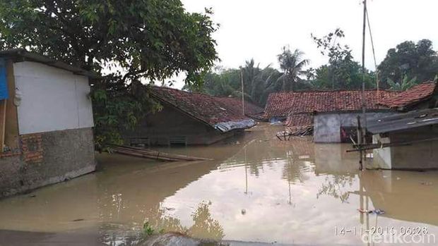  Kondisi banjir di Karawang, Senin (14/11/2016)