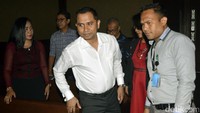 Hal memberatkan terkait Kasman yakni yang bersangkutan dianggap telah merusak citra advokat dan tidak mengakui perbuatannya. Sementara hal meringankan adalah bahwa Kasman tidak pernah terjerat tindak pidana dan berlaku sopan di pengadilan.