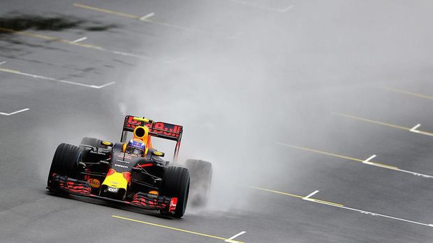 Verstappen di Interlagos: Dari Posisi 14 ke Posisi Tiga dalam 12 <I>Lap</I> Saja