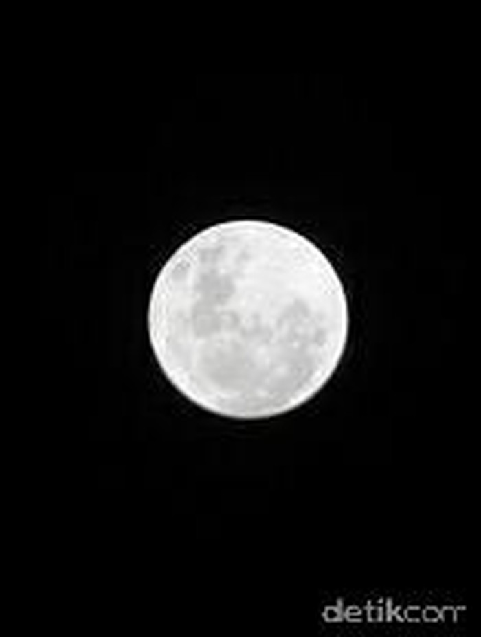 Ini Penampakan Supermoon dari Langit Tangerang Selatan