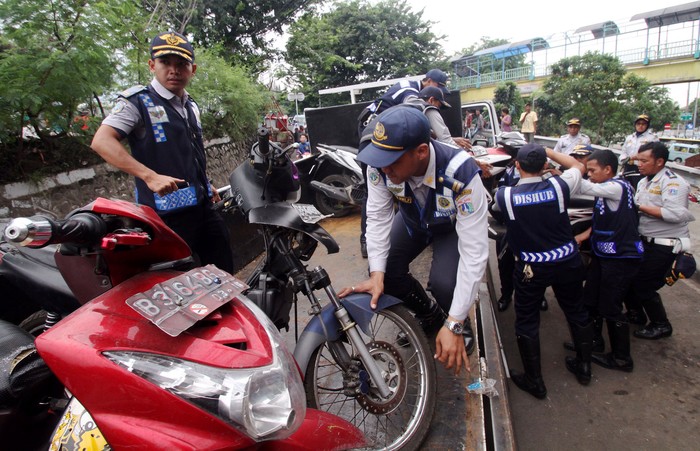 Razia Parkir Liar di Tanah Abang Foto 4