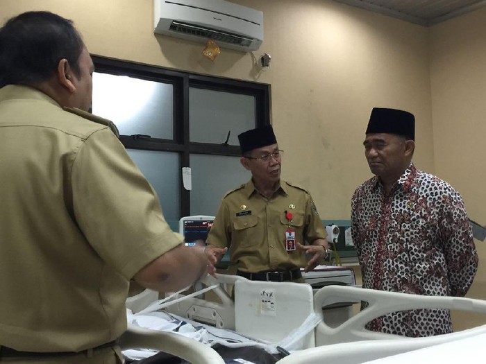 Jenguk Korban Bom di Samarinda, Mendikbud Doakan Jenazah Balita Intan