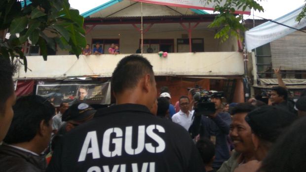 Saat Agus Yudhoyono  Menyapa Almira di Pademangan Timur