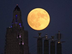 9 Agustus Ada Sturgeon Moon, Ini Julukan Purnama Setiap Bulannya