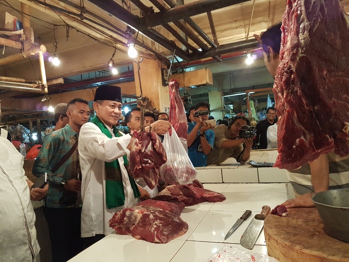 Blusukan ke Pasar Ciledug, Embay Dicurhati Pedagang soal Modal dan Lantai Becek