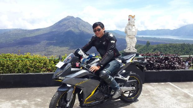Serunya Menikmati Pemandangan Bali Sambil <I>Nyemplak</I> Motor CBR250RR